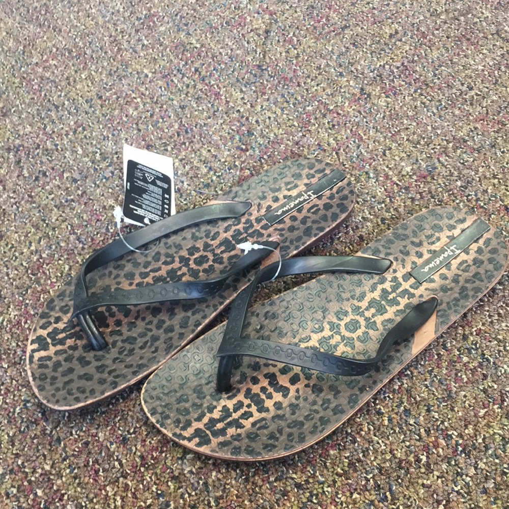 Ipanema leopard print flip flops